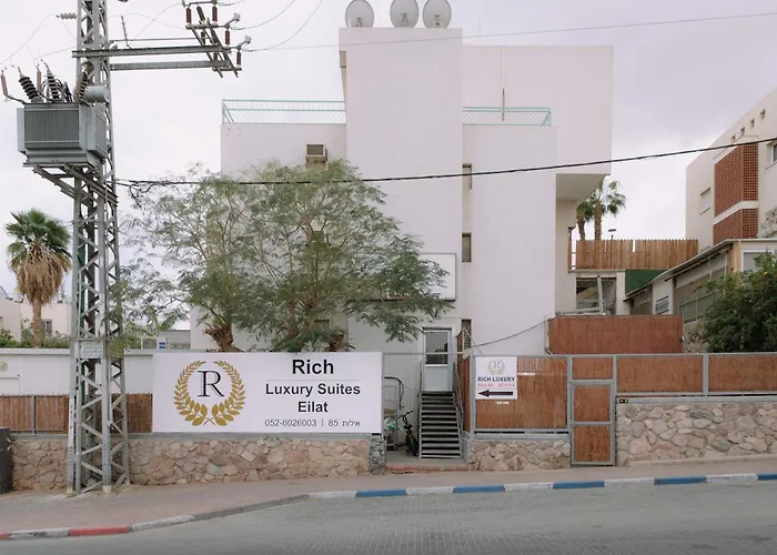 Rich Luxury Suites - Renovated